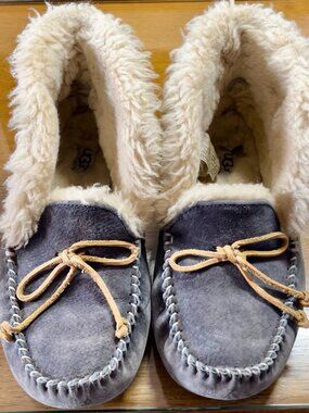 Ugg booty slippers